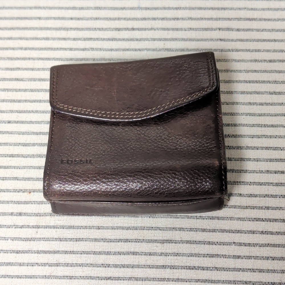 Fossil Trifold Wallet Women Small Dark Brown Good Leather Snap Zip ID Window